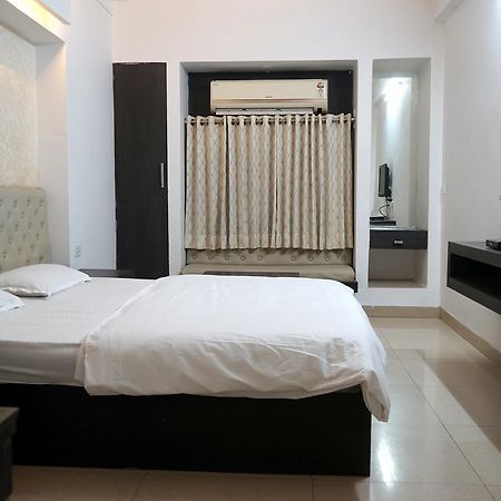 Hotel Paradise Nagpur Exteriör bild